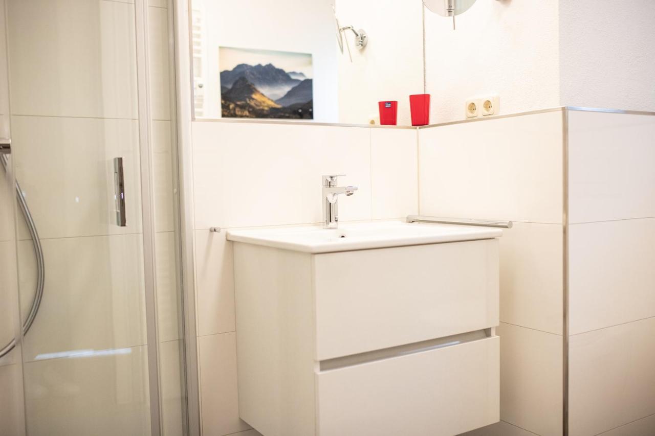 Gluecksgriff Apartment การ์มิช-พาร์เทนเคียร์เชน ภายนอก รูปภาพ